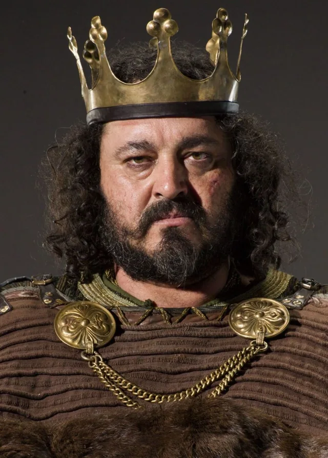 Ivan Kaye as King Ælle in Vikings